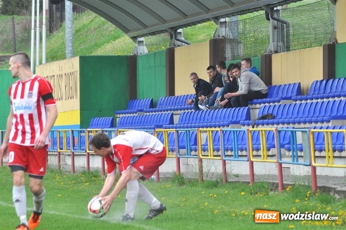 Zdjęcie w galerii na portalu naszwodzislaw.com: Kobyla idzie jak burza. Kolejną ofiarą rezerwy Przyszłości Rogów wiadomości z regionu
