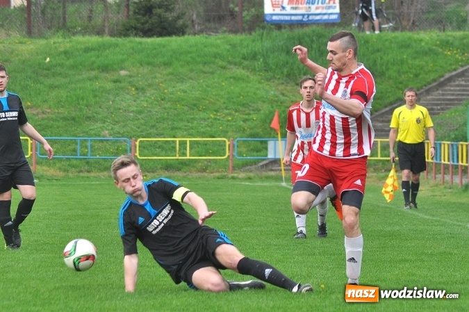 Zdjęcie w galerii na portalu naszwodzislaw.com: Kobyla idzie jak burza. Kolejną ofiarą rezerwy Przyszłości Rogów wiadomości z regionu