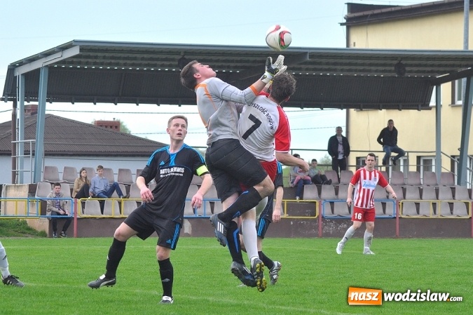 Zdjęcie w galerii na portalu naszwodzislaw.com: Kobyla idzie jak burza. Kolejną ofiarą rezerwy Przyszłości Rogów wiadomości z regionu