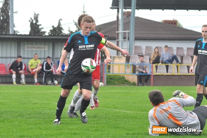 Zdjęcie w galerii na portalu naszwodzislaw.com: Kobyla idzie jak burza. Kolejną ofiarą rezerwy Przyszłości Rogów wiadomości z regionu