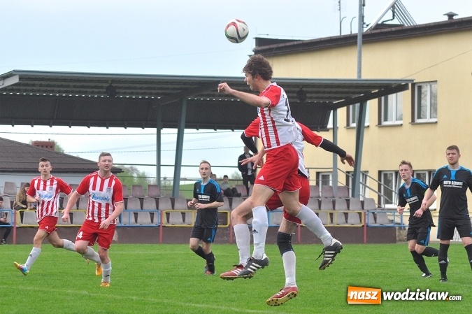 Zdjęcie w galerii na portalu naszwodzislaw.com: Kobyla idzie jak burza. Kolejną ofiarą rezerwy Przyszłości Rogów wiadomości z regionu