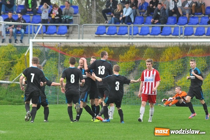 Zdjęcie w galerii na portalu naszwodzislaw.com: Kobyla idzie jak burza. Kolejną ofiarą rezerwy Przyszłości Rogów wiadomości z regionu