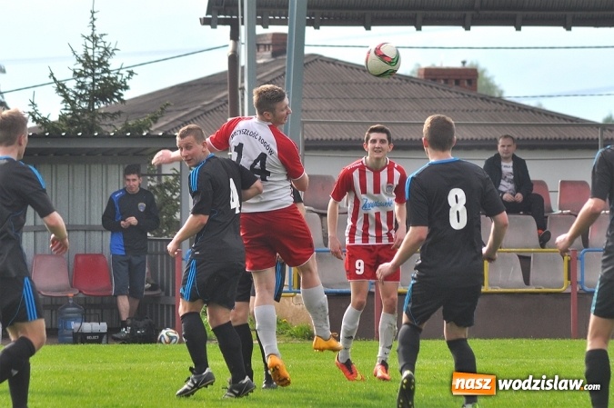 Zdjęcie w galerii na portalu naszwodzislaw.com: Kobyla idzie jak burza. Kolejną ofiarą rezerwy Przyszłości Rogów wiadomości z regionu