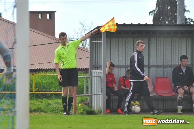 Zdjęcie w galerii na portalu naszwodzislaw.com: Kobyla idzie jak burza. Kolejną ofiarą rezerwy Przyszłości Rogów wiadomości z regionu