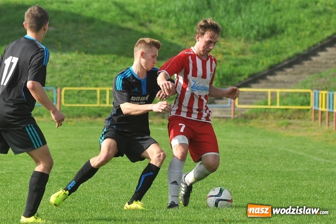 Zdjęcie w galerii na portalu naszwodzislaw.com: Kobyla idzie jak burza. Kolejną ofiarą rezerwy Przyszłości Rogów wiadomości z regionu