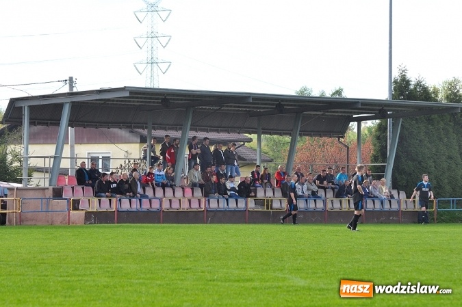 Zdjęcie w galerii na portalu naszwodzislaw.com: Kobyla idzie jak burza. Kolejną ofiarą rezerwy Przyszłości Rogów wiadomości z regionu