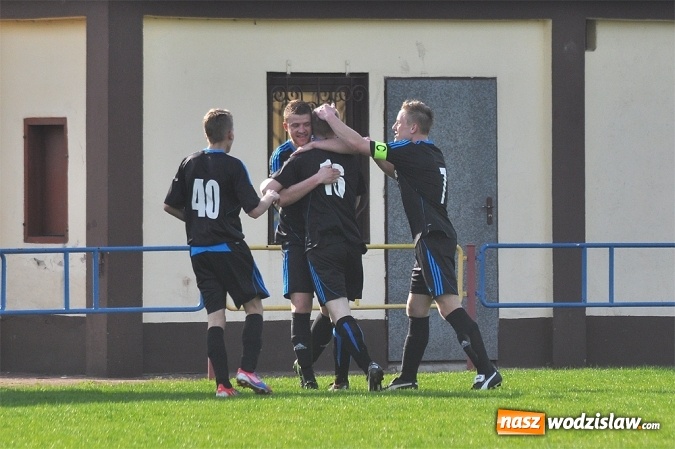 Zdjęcie w galerii na portalu naszwodzislaw.com: Kobyla idzie jak burza. Kolejną ofiarą rezerwy Przyszłości Rogów wiadomości z regionu