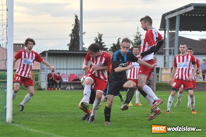 Zdjęcie w galerii na portalu naszwodzislaw.com: Kobyla idzie jak burza. Kolejną ofiarą rezerwy Przyszłości Rogów wiadomości z regionu