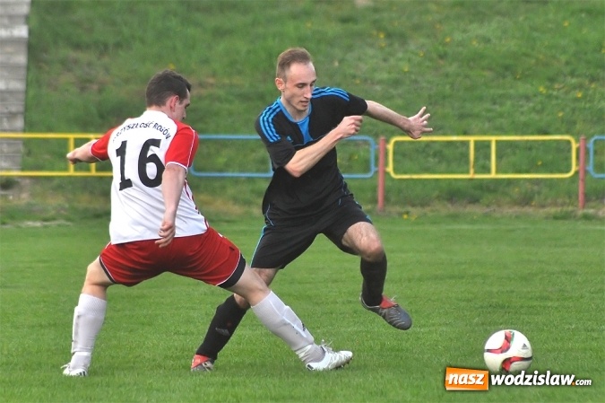 Zdjęcie w galerii na portalu naszwodzislaw.com: Kobyla idzie jak burza. Kolejną ofiarą rezerwy Przyszłości Rogów wiadomości z regionu