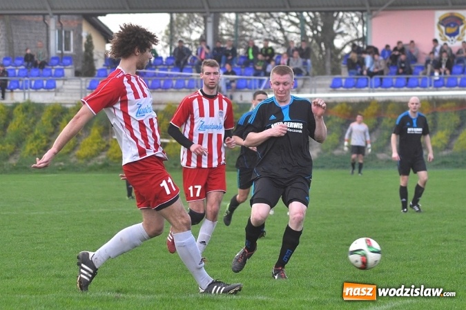 Zdjęcie w galerii na portalu naszwodzislaw.com: Kobyla idzie jak burza. Kolejną ofiarą rezerwy Przyszłości Rogów wiadomości z regionu