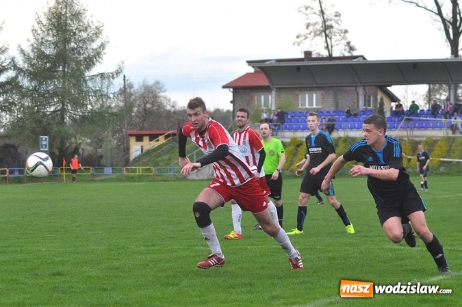 Zdjęcie w galerii na portalu naszwodzislaw.com: Kobyla idzie jak burza. Kolejną ofiarą rezerwy Przyszłości Rogów wiadomości z regionu