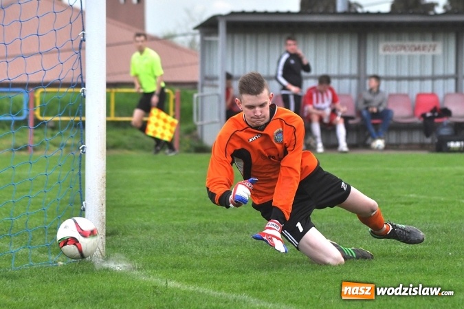 Zdjęcie w galerii na portalu naszwodzislaw.com: Kobyla idzie jak burza. Kolejną ofiarą rezerwy Przyszłości Rogów wiadomości z regionu