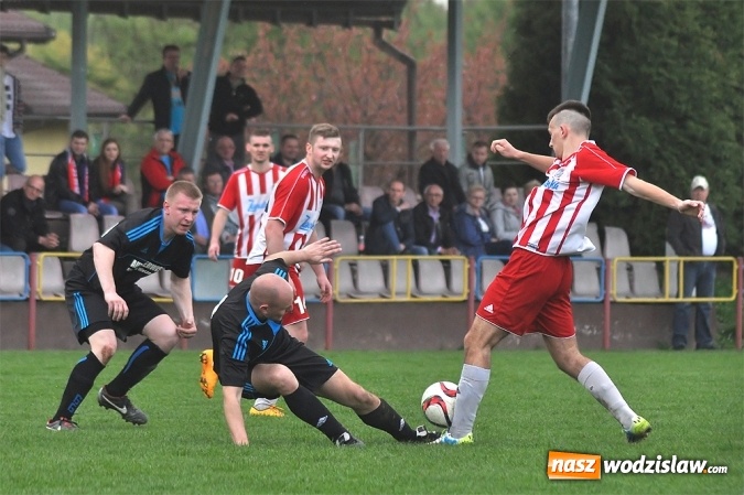 Zdjęcie w galerii na portalu naszwodzislaw.com: Kobyla idzie jak burza. Kolejną ofiarą rezerwy Przyszłości Rogów wiadomości z regionu