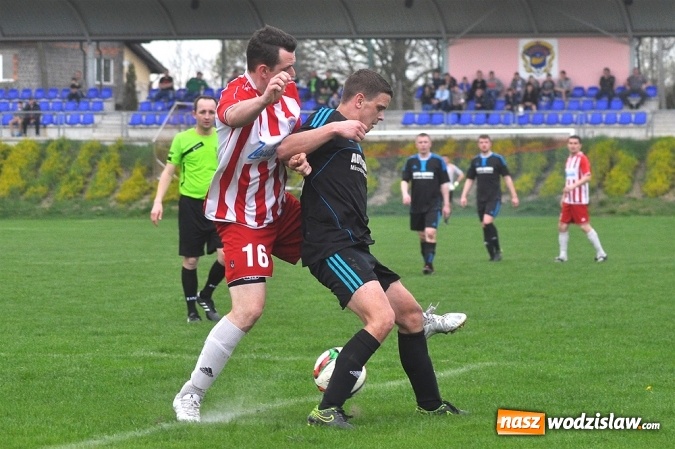 Zdjęcie w galerii na portalu naszwodzislaw.com: Kobyla idzie jak burza. Kolejną ofiarą rezerwy Przyszłości Rogów wiadomości z regionu