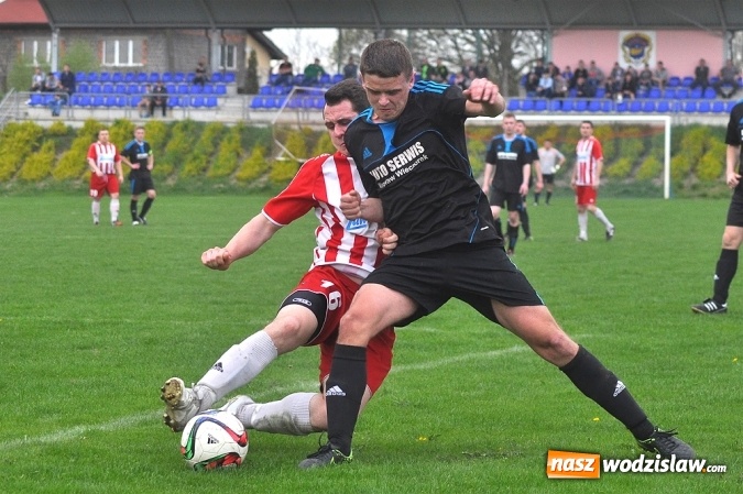 Zdjęcie w galerii na portalu naszwodzislaw.com: Kobyla idzie jak burza. Kolejną ofiarą rezerwy Przyszłości Rogów wiadomości z regionu