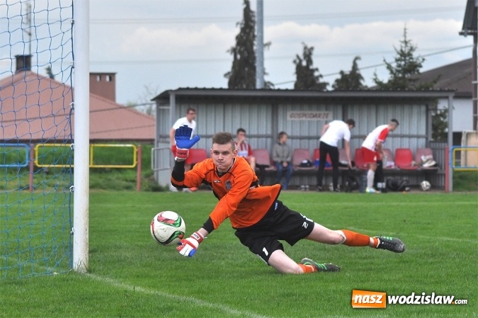 Zdjęcie w galerii na portalu naszwodzislaw.com: Kobyla idzie jak burza. Kolejną ofiarą rezerwy Przyszłości Rogów wiadomości z regionu