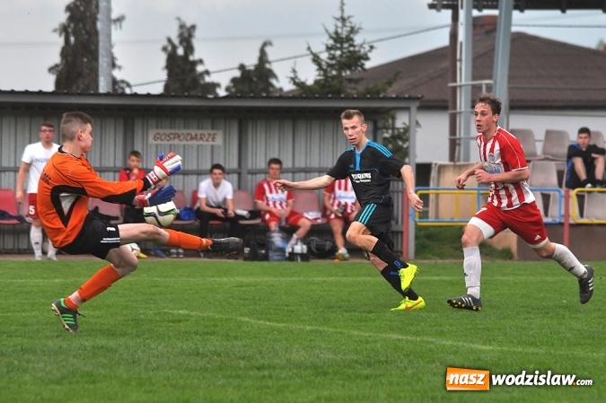 Zdjęcie w galerii na portalu naszwodzislaw.com: Kobyla idzie jak burza. Kolejną ofiarą rezerwy Przyszłości Rogów wiadomości z regionu