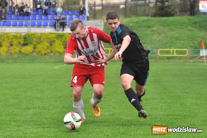 Zdjęcie w galerii na portalu naszwodzislaw.com: Kobyla idzie jak burza. Kolejną ofiarą rezerwy Przyszłości Rogów wiadomości z regionu