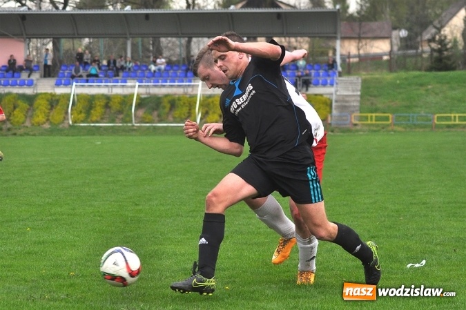 Zdjęcie w galerii na portalu naszwodzislaw.com: Kobyla idzie jak burza. Kolejną ofiarą rezerwy Przyszłości Rogów wiadomości z regionu