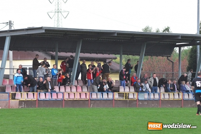 Zdjęcie w galerii na portalu naszwodzislaw.com: Kobyla idzie jak burza. Kolejną ofiarą rezerwy Przyszłości Rogów wiadomości z regionu