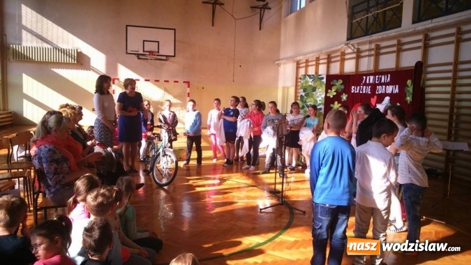Zdjęcie w galerii na portalu naszwodzislaw.com: W SP numer 15 obchodzili Święto Służby Zdrowia  wiadomości z regionu