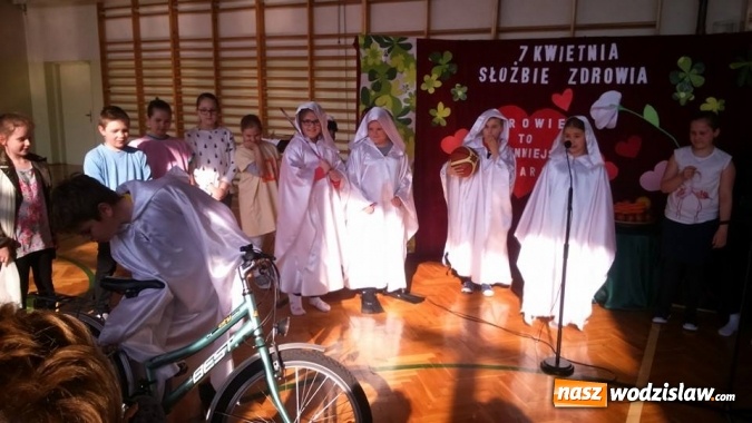 Zdjęcie w galerii na portalu naszwodzislaw.com: W SP numer 15 obchodzili Święto Służby Zdrowia  wiadomości z regionu
