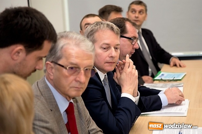 Zdjęcie w galerii na portalu naszwodzislaw.com: Duży problem niskiej emisji - powstanie zespół, który przygotuje założenia do uchwały antysmogowej wiadomości z regionu