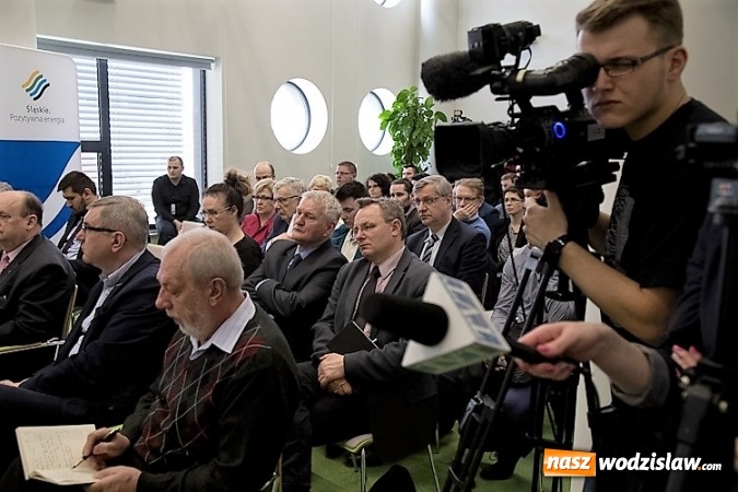 Zdjęcie w galerii na portalu naszwodzislaw.com: Duży problem niskiej emisji - powstanie zespół, który przygotuje założenia do uchwały antysmogowej wiadomości z regionu