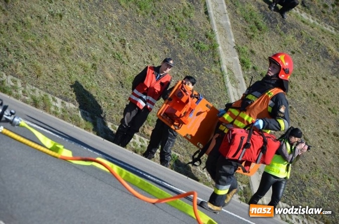 Zdjęcie w galerii na portalu naszwodzislaw.com: Doszło do wypadku na A1... Na szczęście tym razem to były tylko ćwiczenia wiadomości z regionu