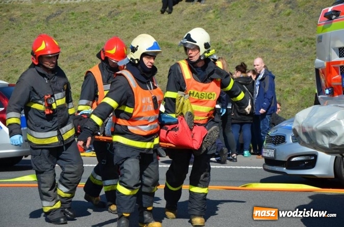 Zdjęcie w galerii na portalu naszwodzislaw.com: Doszło do wypadku na A1... Na szczęście tym razem to były tylko ćwiczenia wiadomości z regionu