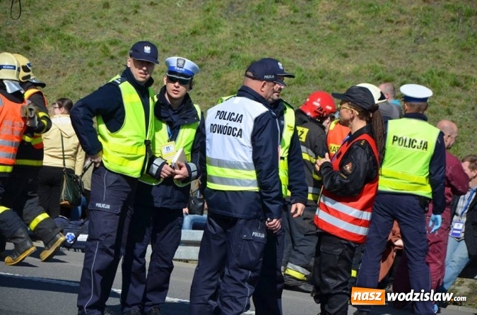 Zdjęcie w galerii na portalu naszwodzislaw.com: Doszło do wypadku na A1... Na szczęście tym razem to były tylko ćwiczenia wiadomości z regionu