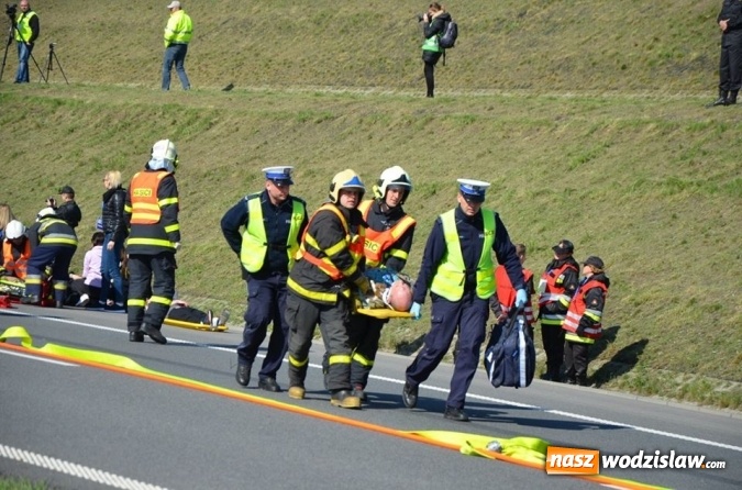 Zdjęcie w galerii na portalu naszwodzislaw.com: Doszło do wypadku na A1... Na szczęście tym razem to były tylko ćwiczenia wiadomości z regionu
