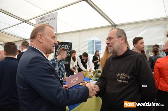 Zdjęcie w galerii na portalu naszwodzislaw.com: Około tysiąc gimnazjalistów więzło udział w Powiatowych Targach Edukacyjnych wiadomości z regionu