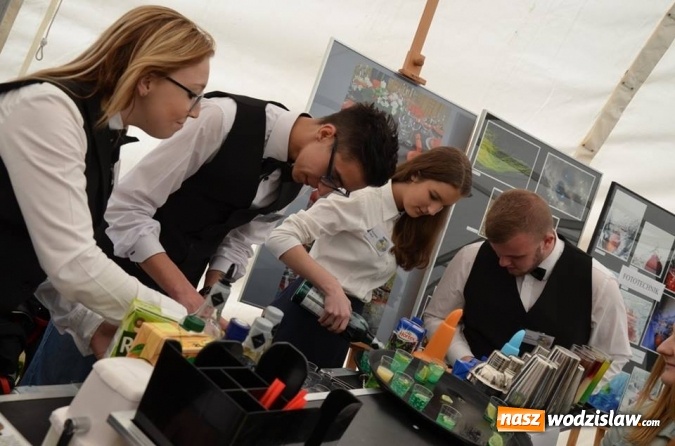 Zdjęcie w galerii na portalu naszwodzislaw.com: Około tysiąc gimnazjalistów więzło udział w Powiatowych Targach Edukacyjnych wiadomości z regionu