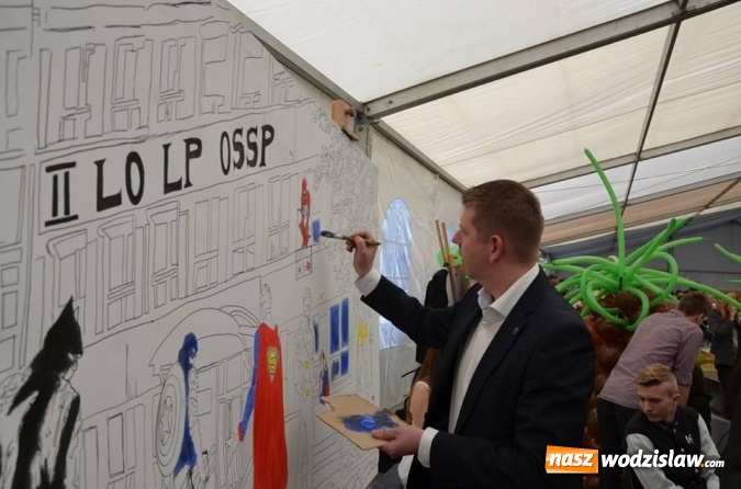 Zdjęcie w galerii na portalu naszwodzislaw.com: Około tysiąc gimnazjalistów więzło udział w Powiatowych Targach Edukacyjnych wiadomości z regionu