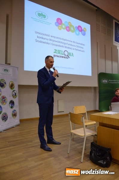 Zdjęcie w galerii na portalu naszwodzislaw.com: Wręczenie dyplomów laureatom konkursu na utworzenie ekopracowni  wiadomości z regionu