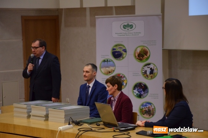 Zdjęcie w galerii na portalu naszwodzislaw.com: Wręczenie dyplomów laureatom konkursu na utworzenie ekopracowni  wiadomości z regionu