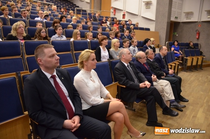 Zdjęcie w galerii na portalu naszwodzislaw.com: Wręczenie dyplomów laureatom konkursu na utworzenie ekopracowni  wiadomości z regionu