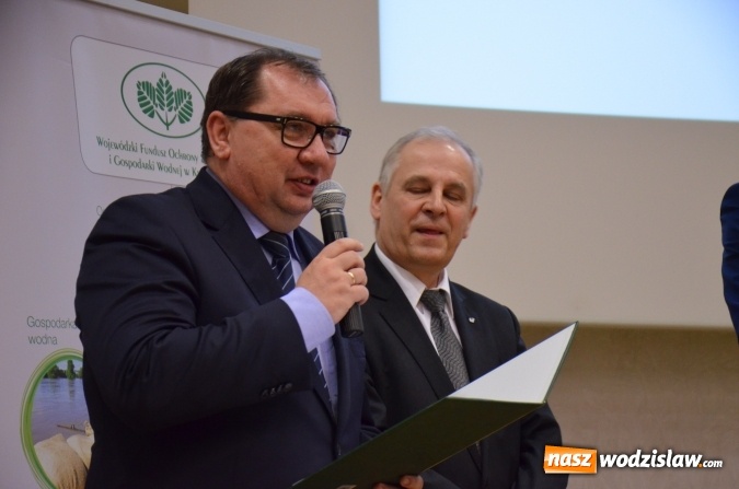 Zdjęcie w galerii na portalu naszwodzislaw.com: Wręczenie dyplomów laureatom konkursu na utworzenie ekopracowni  wiadomości z regionu