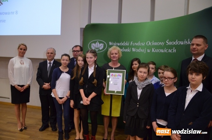Zdjęcie w galerii na portalu naszwodzislaw.com: Wręczenie dyplomów laureatom konkursu na utworzenie ekopracowni  wiadomości z regionu
