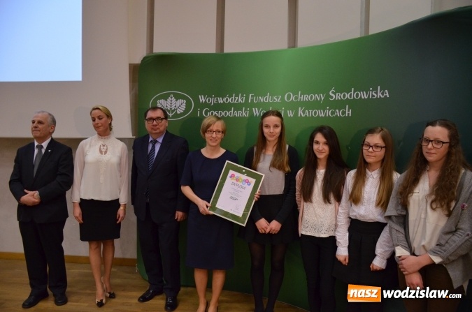 Zdjęcie w galerii na portalu naszwodzislaw.com: Wręczenie dyplomów laureatom konkursu na utworzenie ekopracowni  wiadomości z regionu