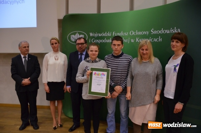 Zdjęcie w galerii na portalu naszwodzislaw.com: Wręczenie dyplomów laureatom konkursu na utworzenie ekopracowni  wiadomości z regionu