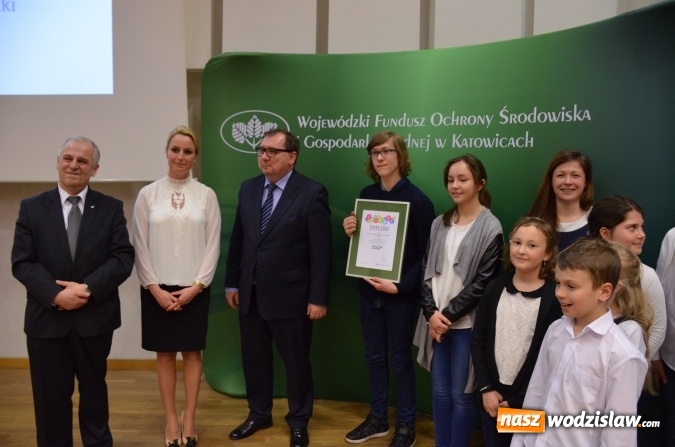 Zdjęcie w galerii na portalu naszwodzislaw.com: Wręczenie dyplomów laureatom konkursu na utworzenie ekopracowni  wiadomości z regionu