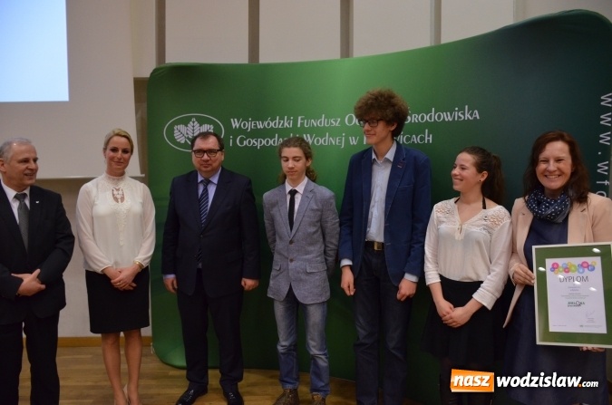 Zdjęcie w galerii na portalu naszwodzislaw.com: Wręczenie dyplomów laureatom konkursu na utworzenie ekopracowni  wiadomości z regionu