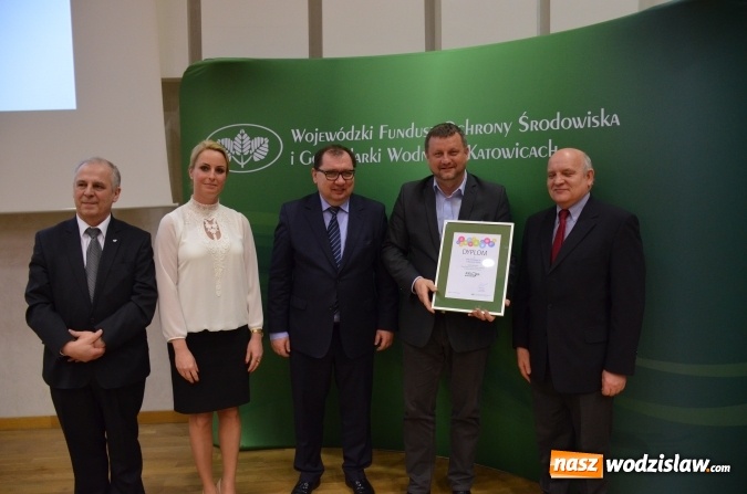 Zdjęcie w galerii na portalu naszwodzislaw.com: Wręczenie dyplomów laureatom konkursu na utworzenie ekopracowni  wiadomości z regionu