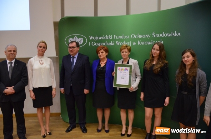 Zdjęcie w galerii na portalu naszwodzislaw.com: Wręczenie dyplomów laureatom konkursu na utworzenie ekopracowni  wiadomości z regionu
