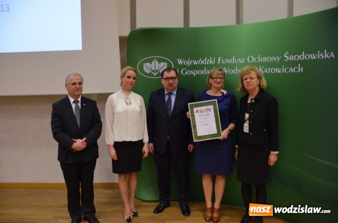 Zdjęcie w galerii na portalu naszwodzislaw.com: Wręczenie dyplomów laureatom konkursu na utworzenie ekopracowni  wiadomości z regionu