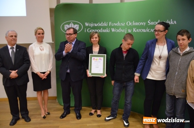 Zdjęcie w galerii na portalu naszwodzislaw.com: Wręczenie dyplomów laureatom konkursu na utworzenie ekopracowni  wiadomości z regionu