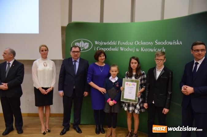 Zdjęcie w galerii na portalu naszwodzislaw.com: Wręczenie dyplomów laureatom konkursu na utworzenie ekopracowni  wiadomości z regionu