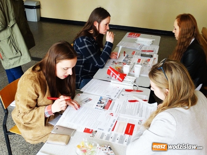 Zdjęcie w galerii na portalu naszwodzislaw.com: Kolejni potencjalni Dawcy dołączyli do rejestru fundacji DKMS Polska. 105 osób odpowiedziało na apel studentów wiadomości z regionu